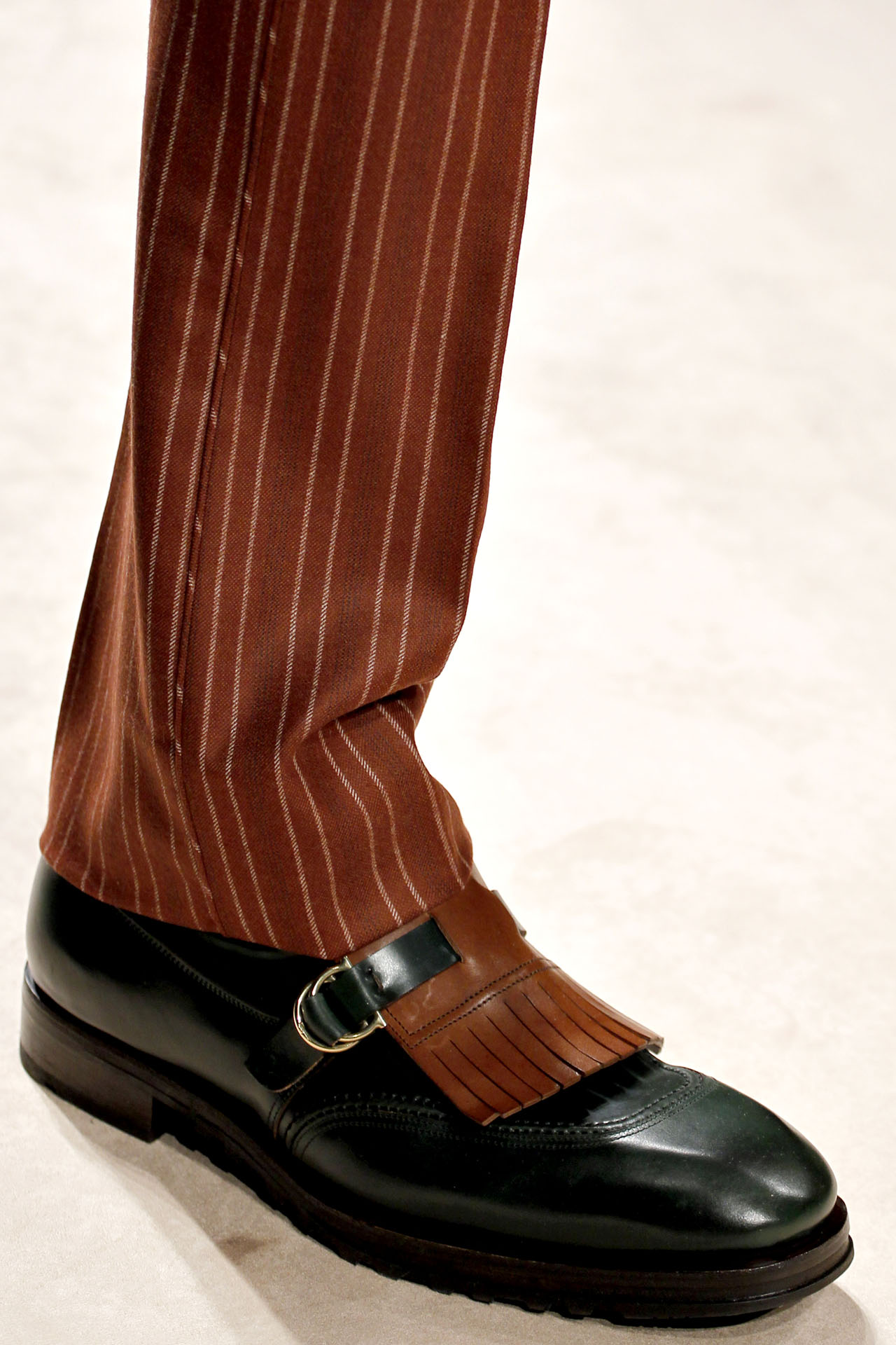 Salvatore Ferragamo 2011ﶬbDƬ