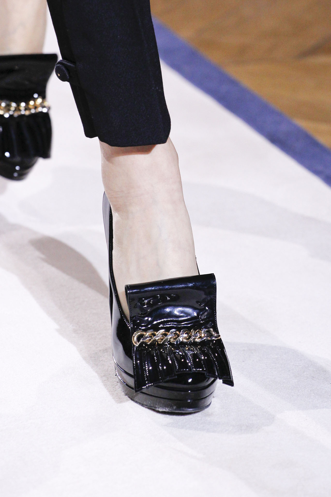 Yves Saint Laurent 2011ﶬ(ji)DƬ
