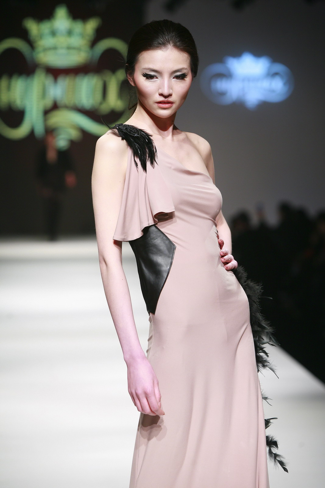 Nur-Shah by Fariza Kaiseneva 2011秋冬高清圖片