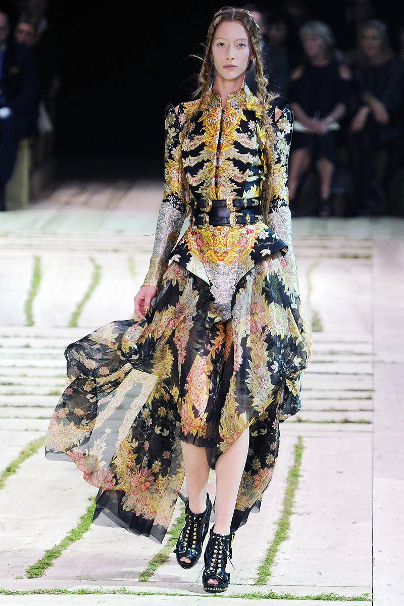 Alexander McQueen 2011 LookbookDƬ