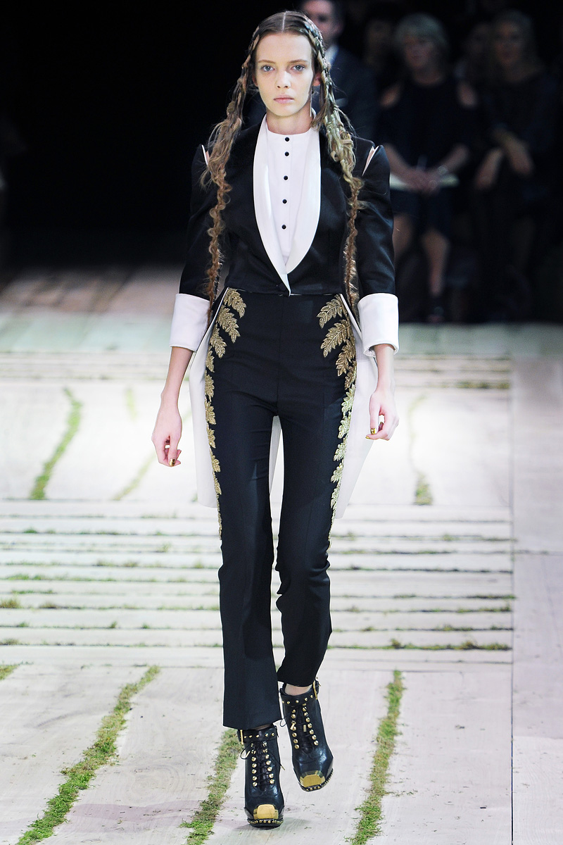 Alexander McQueen 2011 LookbookDƬ