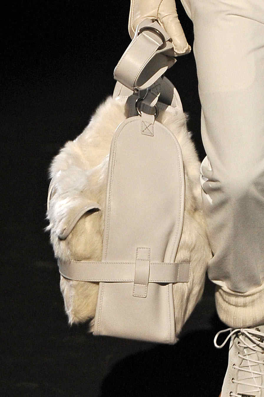 Corneliani 2011ﶬbDƬ