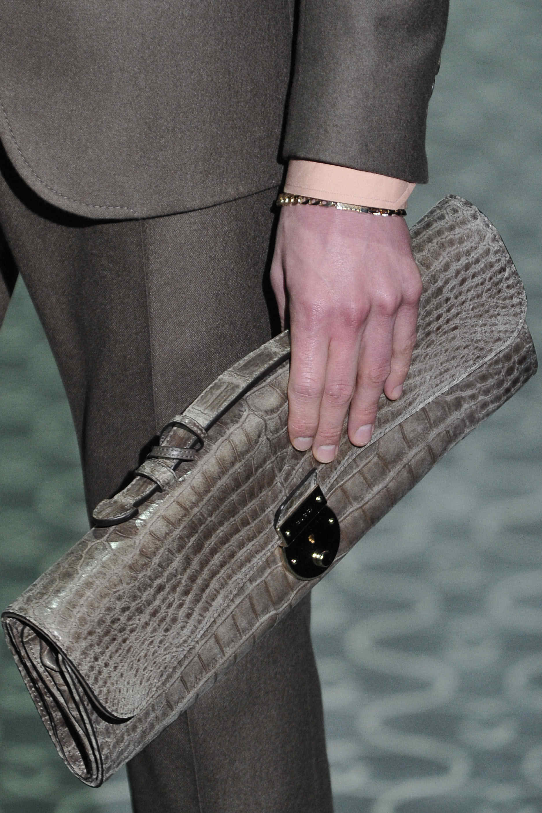 Gucci 2011ﶬbDƬ