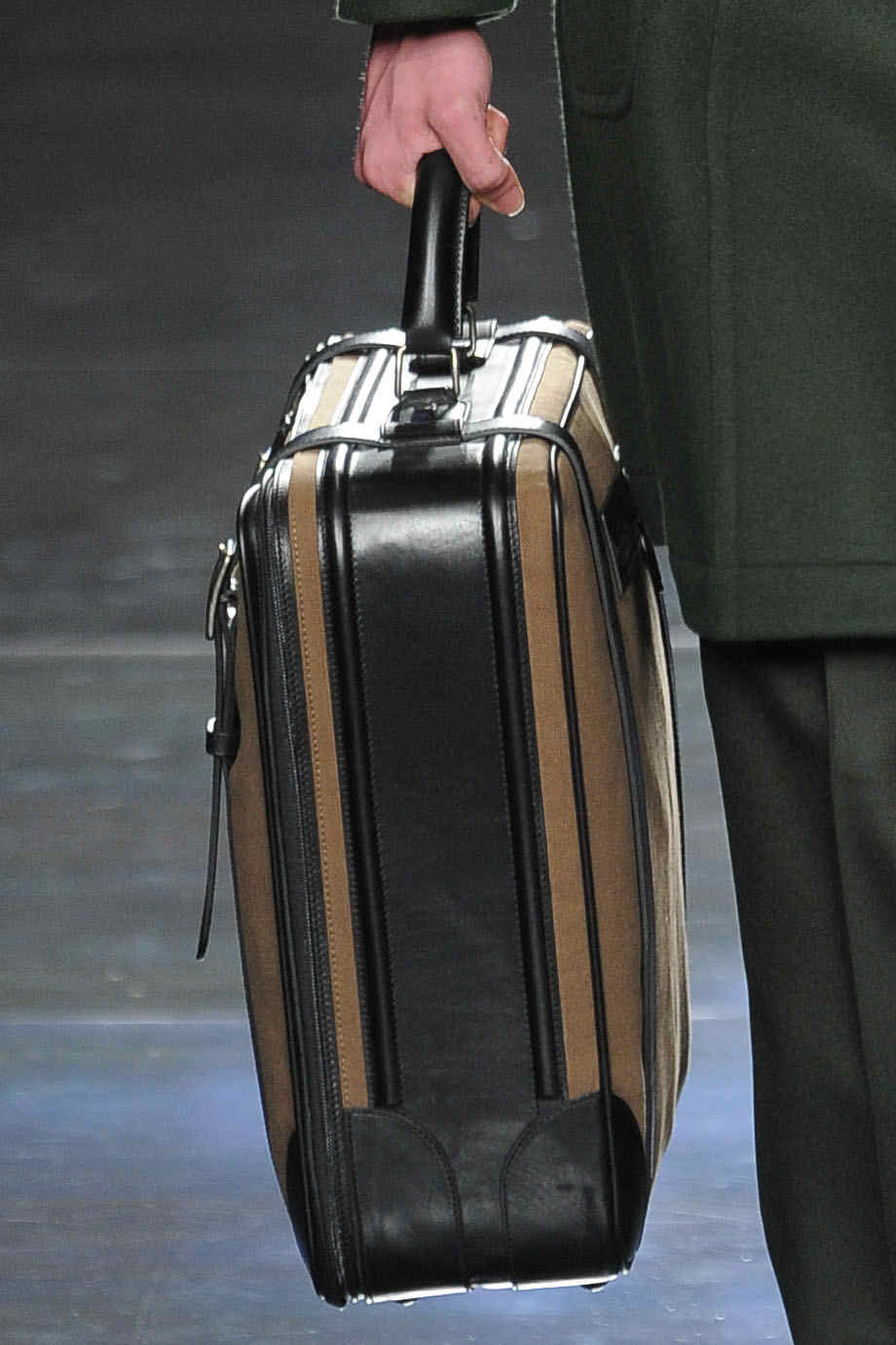 Z Zegna 2011ﶬbDƬ