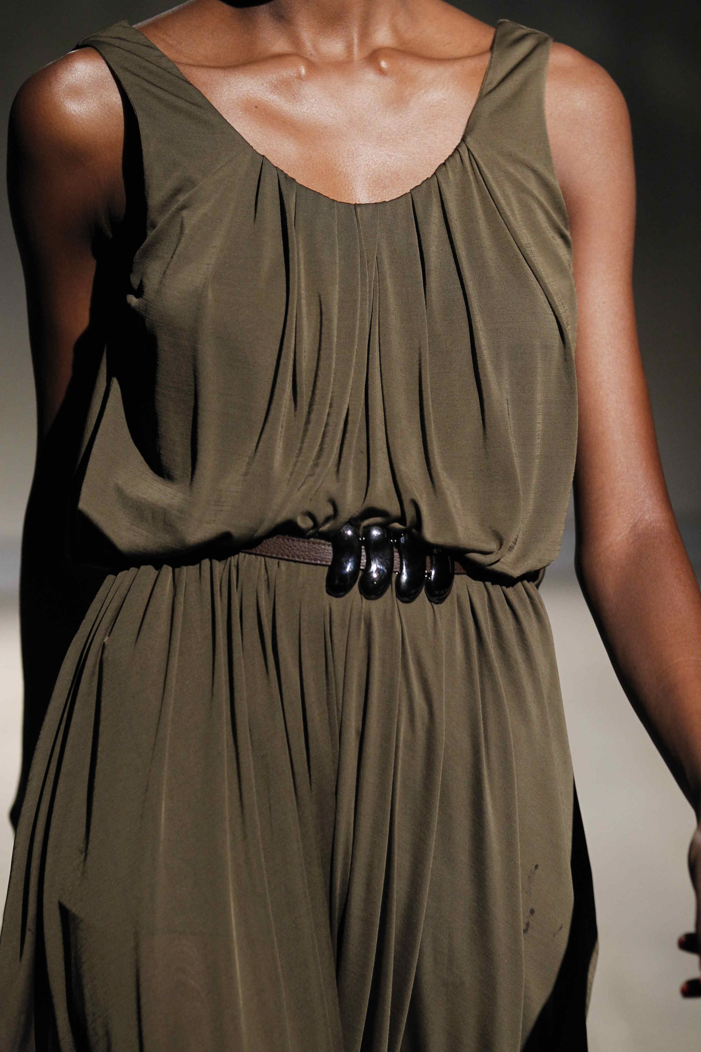 Halston 2011ﶬŮʿDƬ