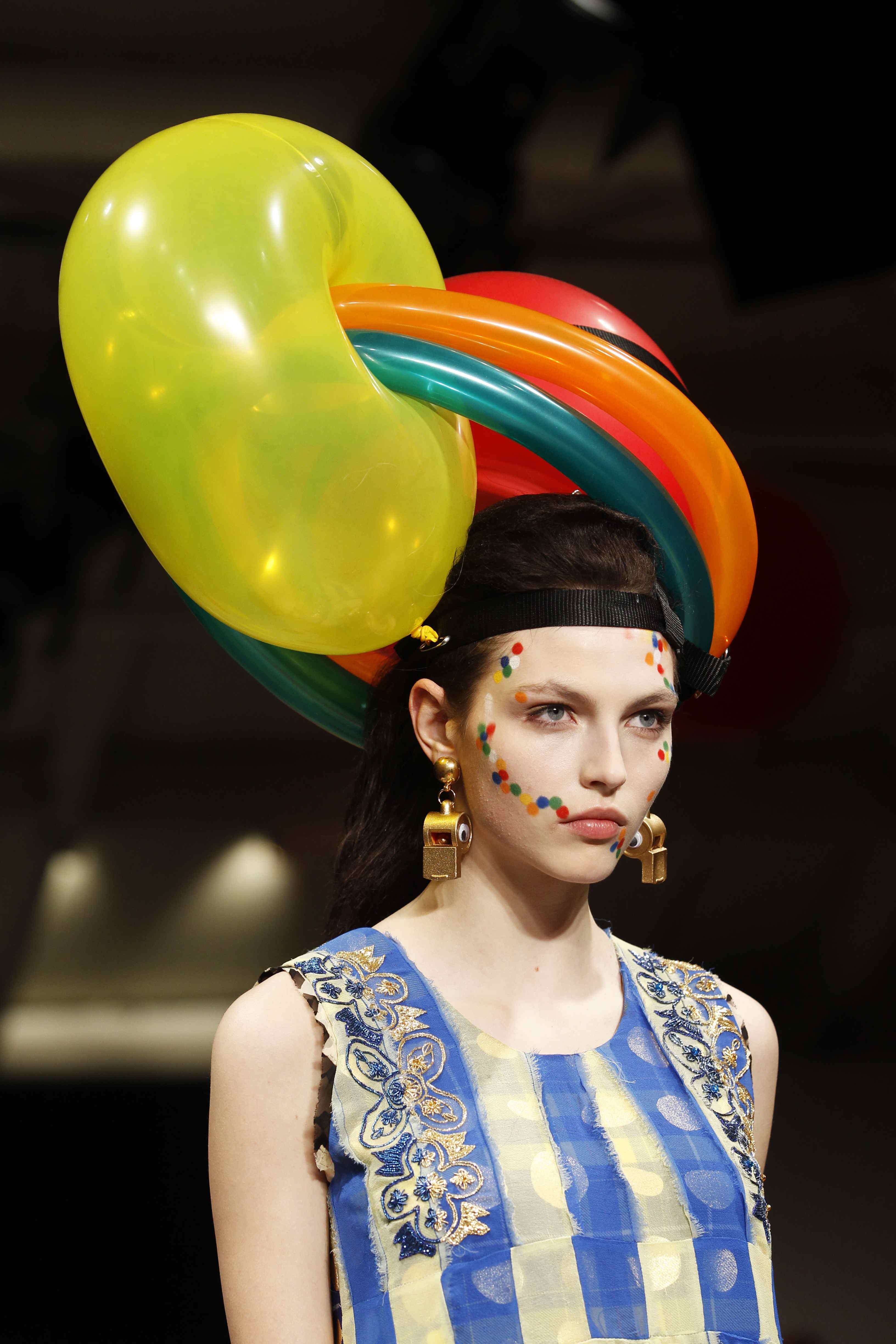 Louise Gray 2011ﶬŮʿDƬ