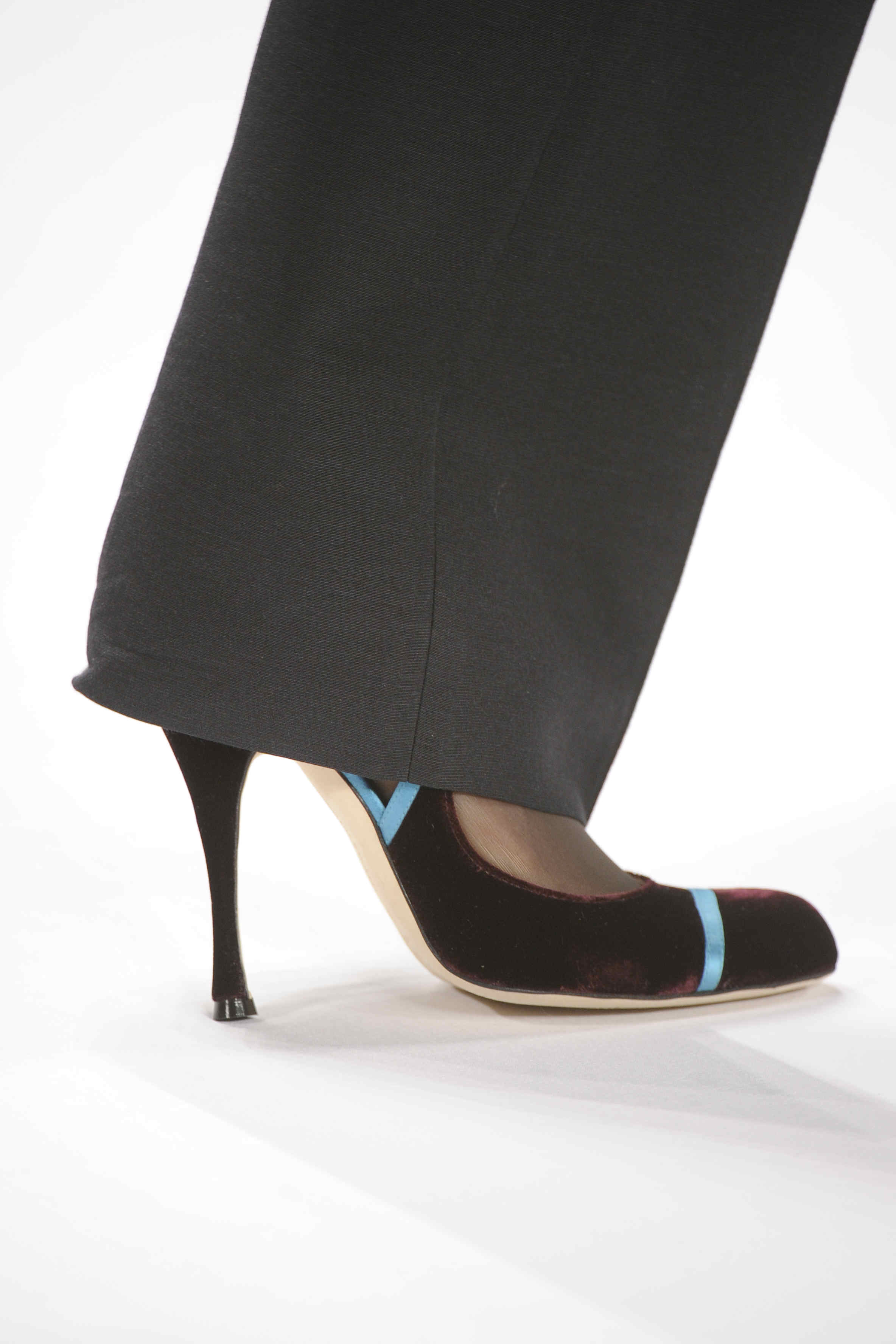 Carolina Herrera 2011ﶬŮʿЬĸDƬ