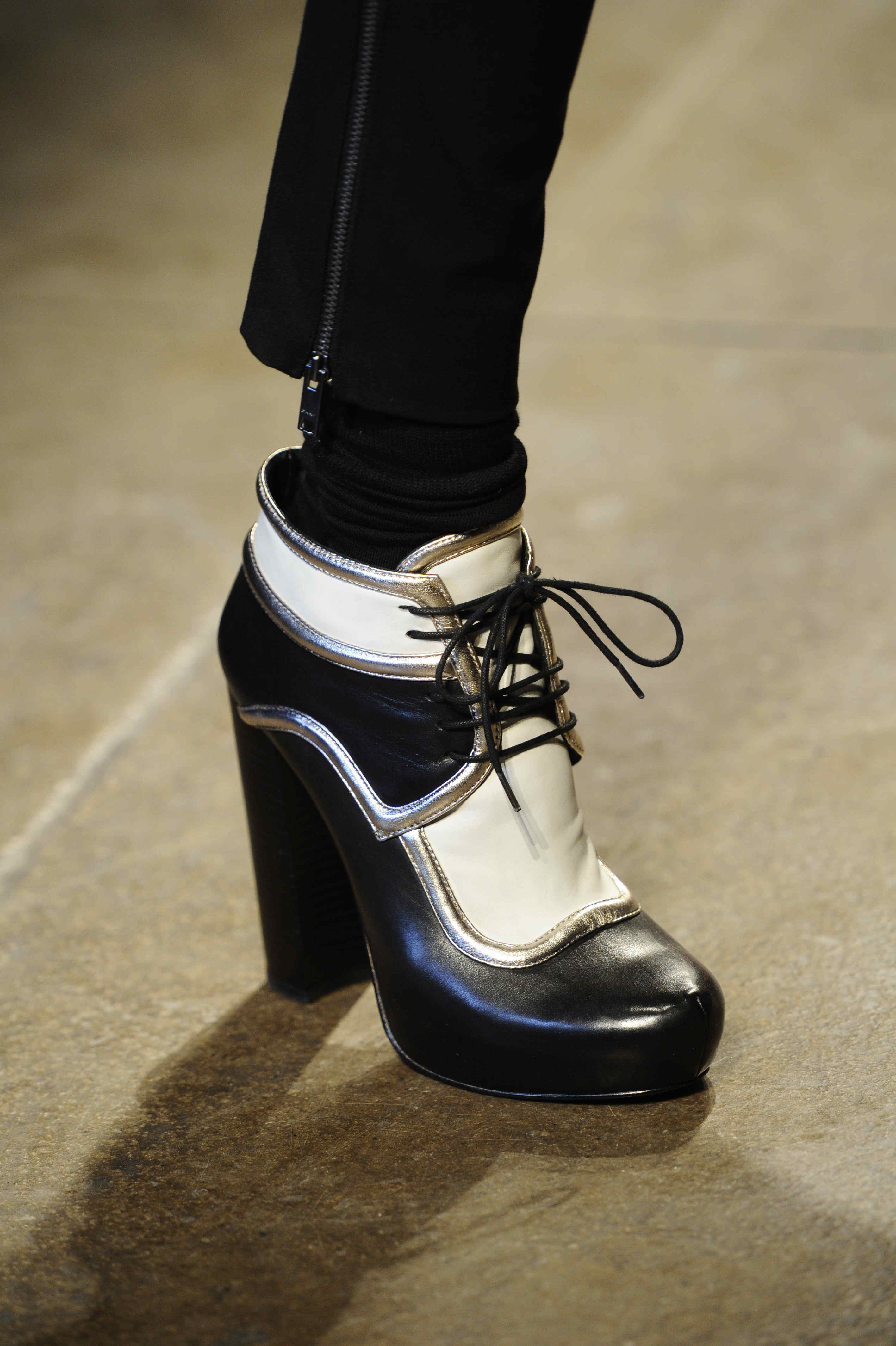 DKNY 2011ﶬŮʿЬĸDƬ
