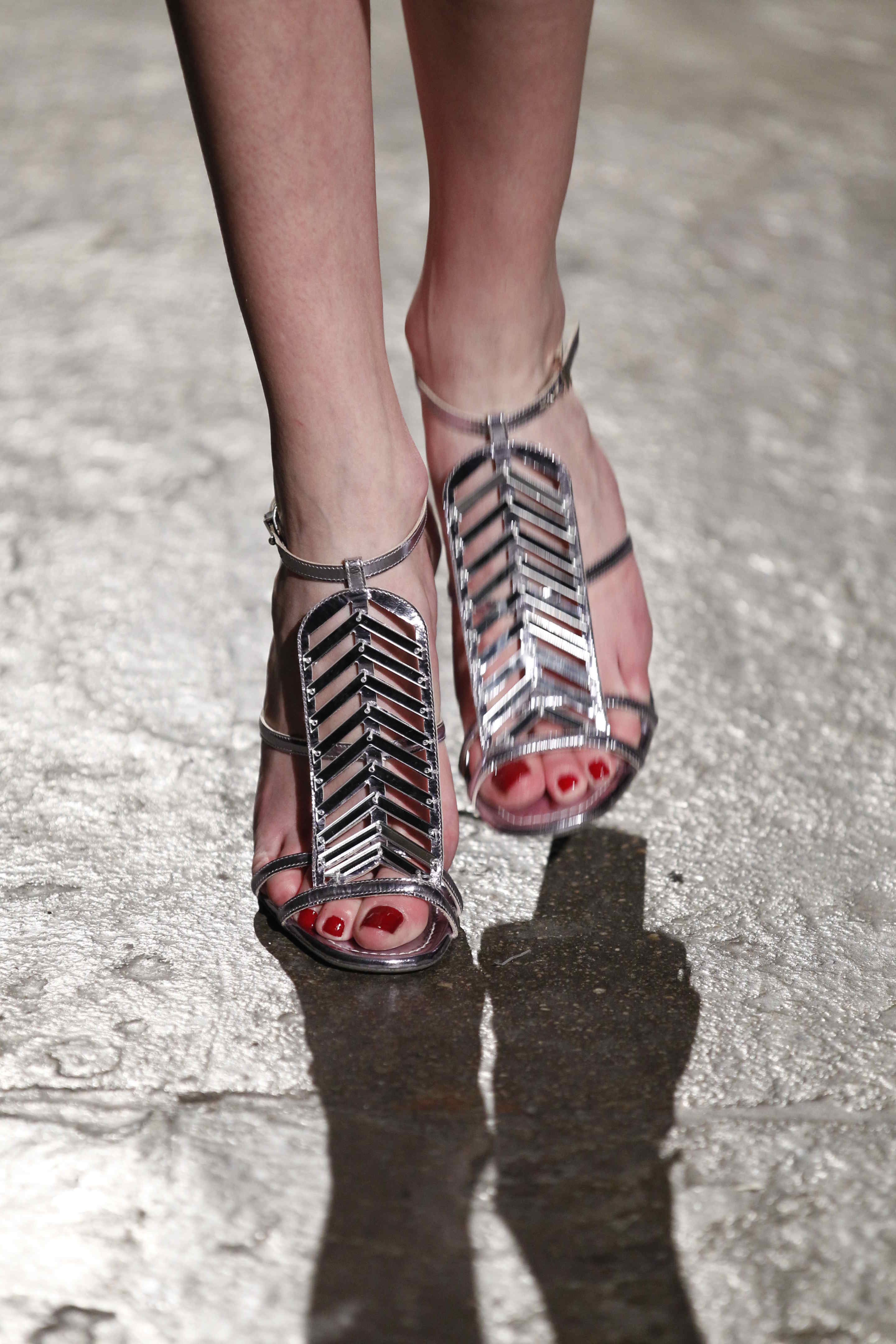 Halston 2011ﶬŮʿЬĸDƬ