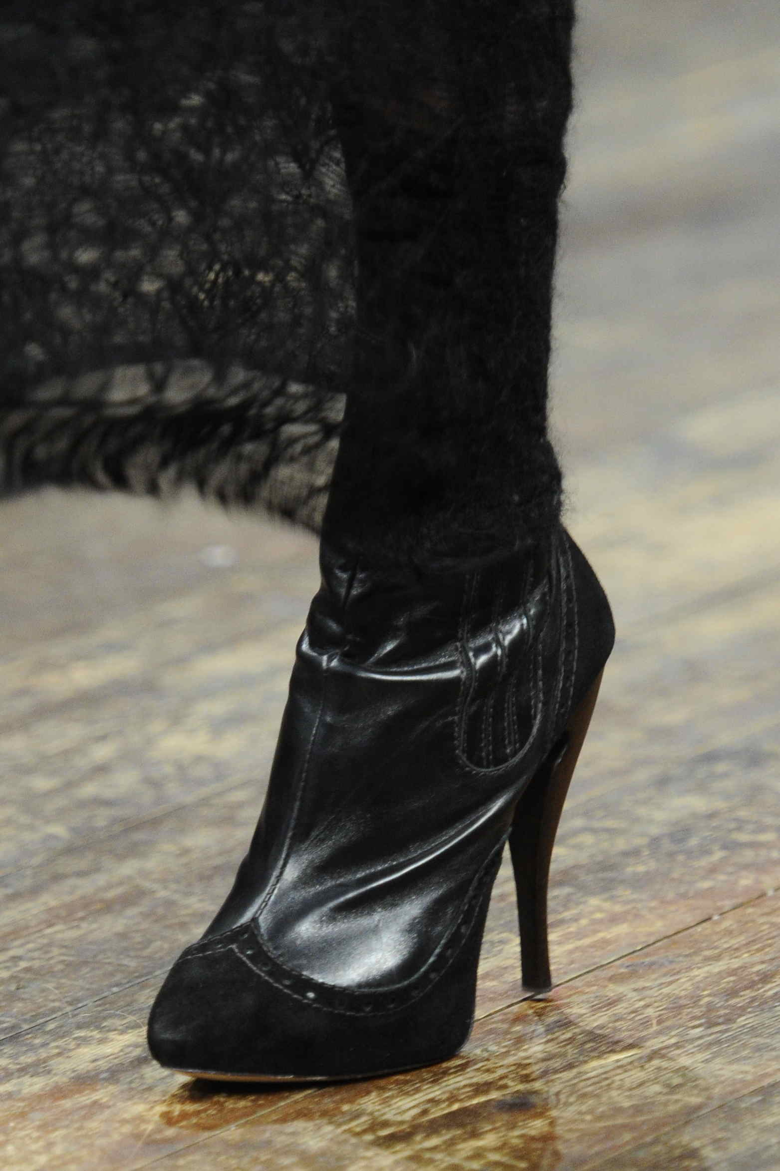 Julien Macdonald 2011ﶬŮʿЬĸDƬ