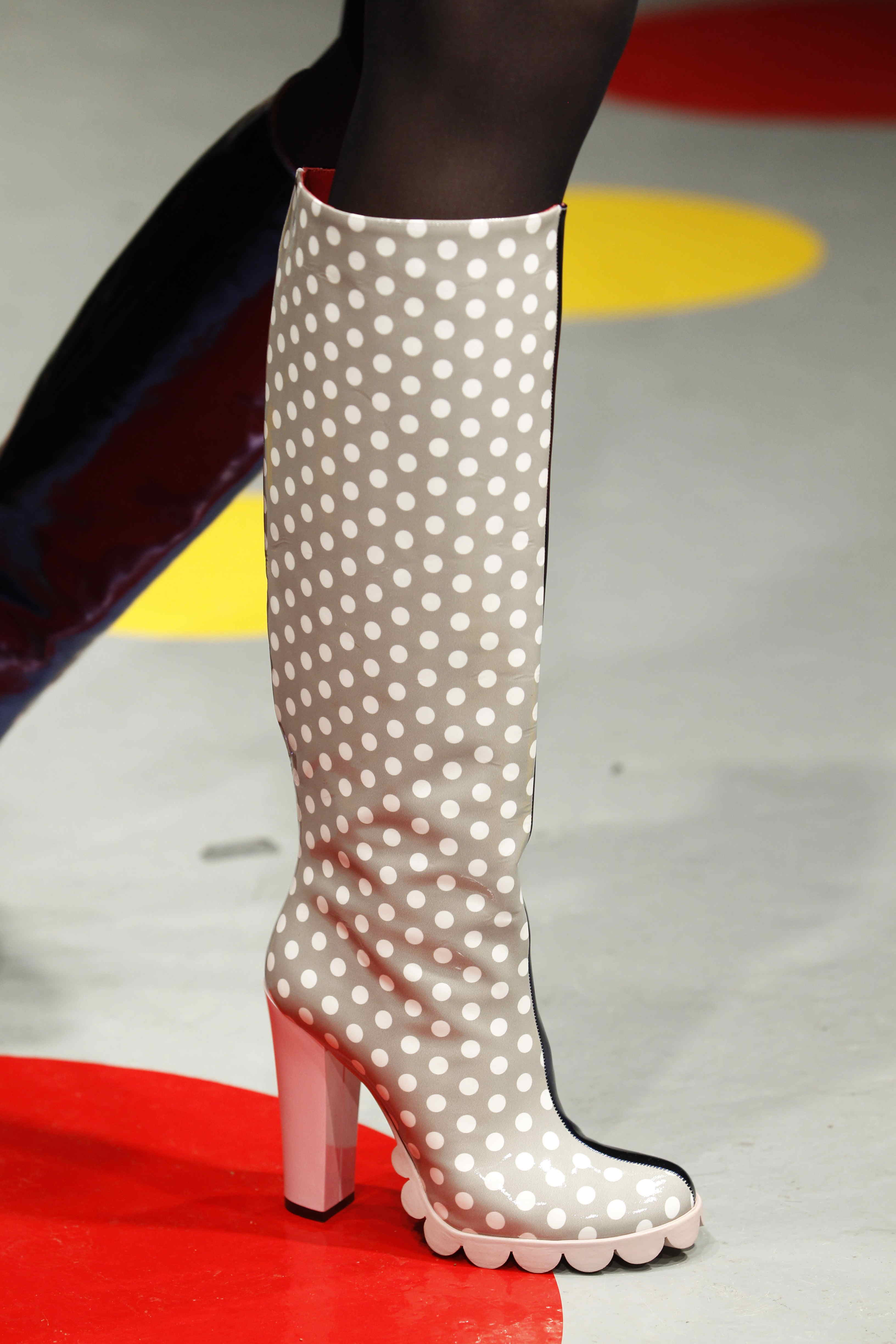 Louise Gray 2011ﶬŮʿЬĸDƬ