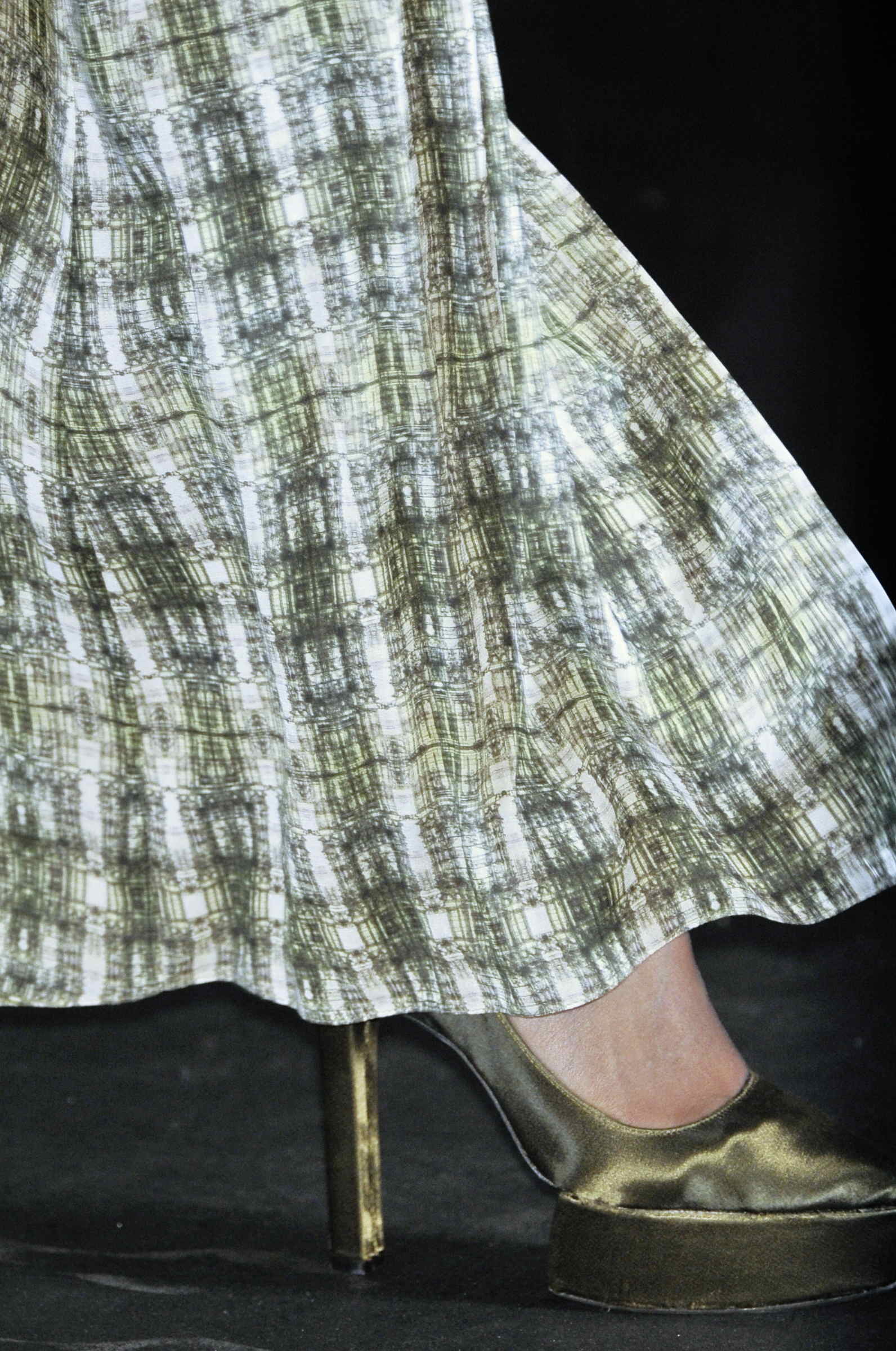 Theyskens Theory 2011ﶬŮʿЬĸDƬ