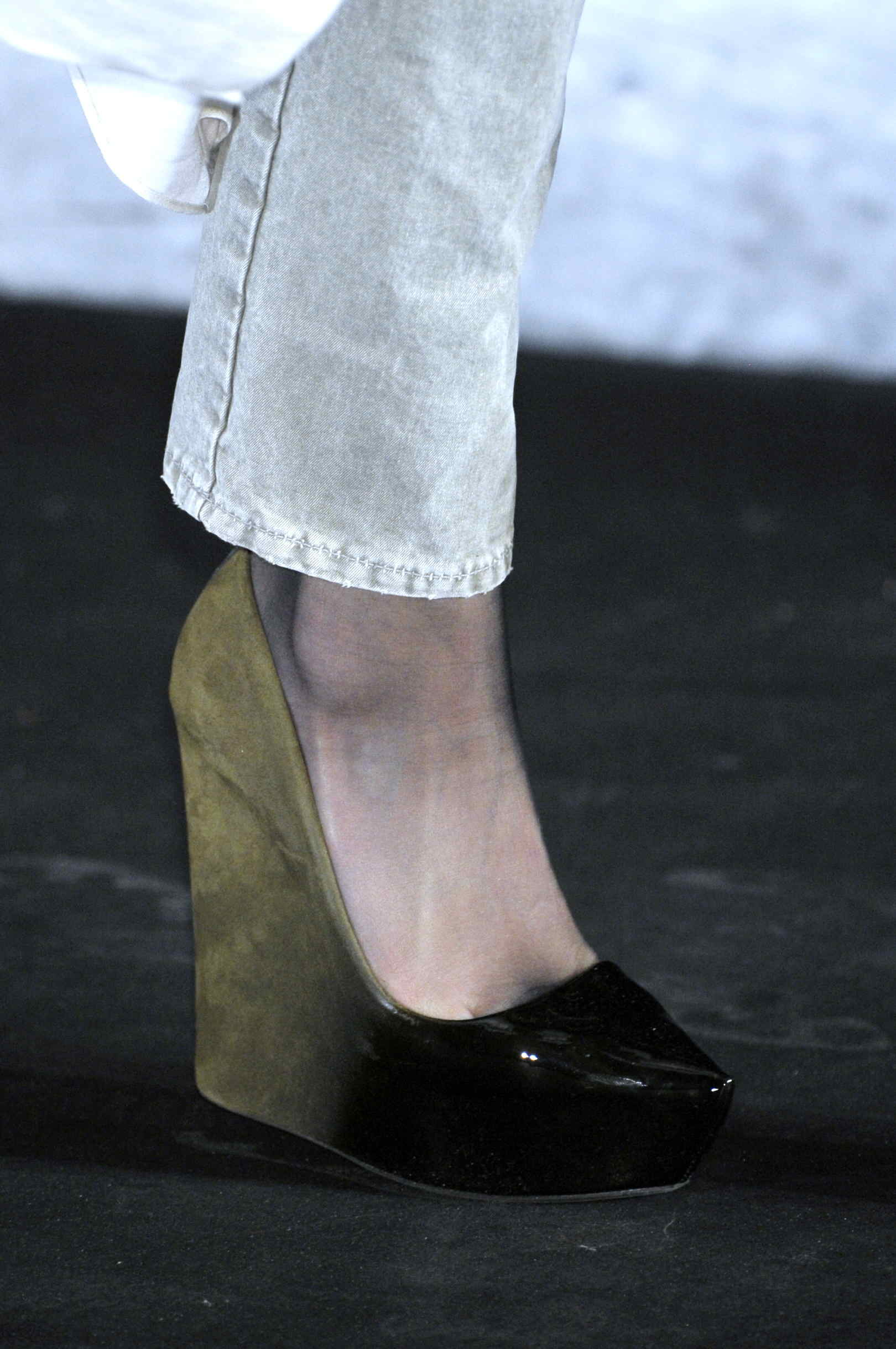 Theyskens Theory 2011ﶬŮʿЬĸDƬ