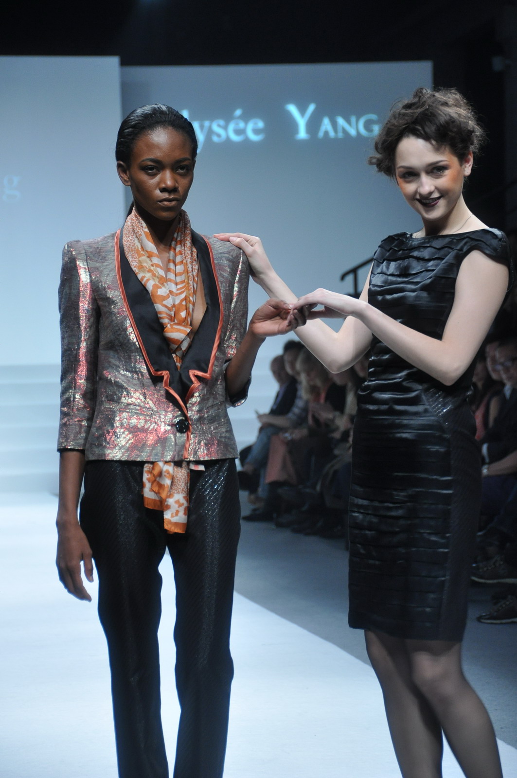 Elysee YANG 2011ﶬDƬ
