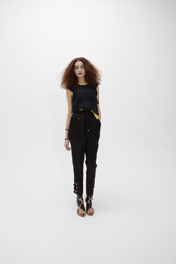 TOGA 11Ůb LookbookDƬ