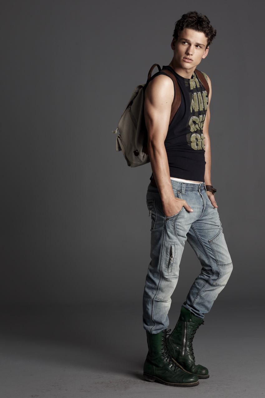 ARMANI EXCHANGE 2011春夏男裝新品TRAVELISTA高清圖片