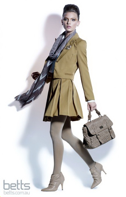 Betts 2011ﶬ LookBookDƬ