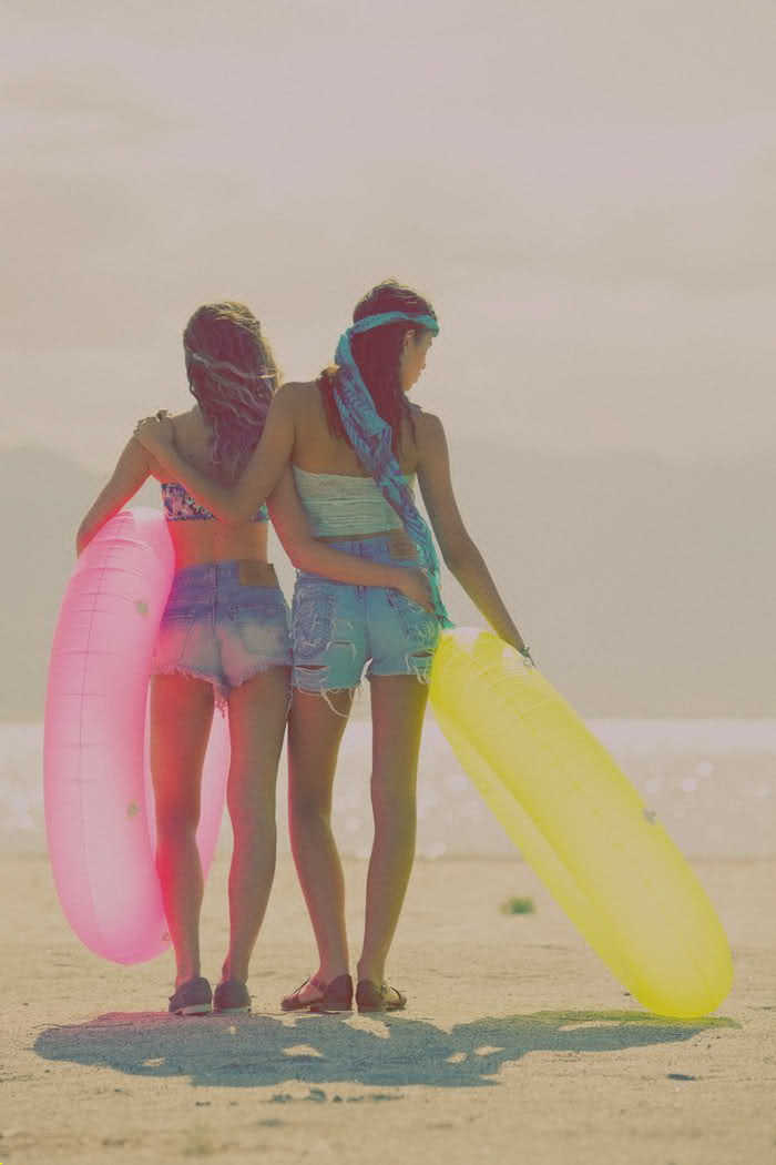 LF Stores Fearless Future 2011LookbookDƬ