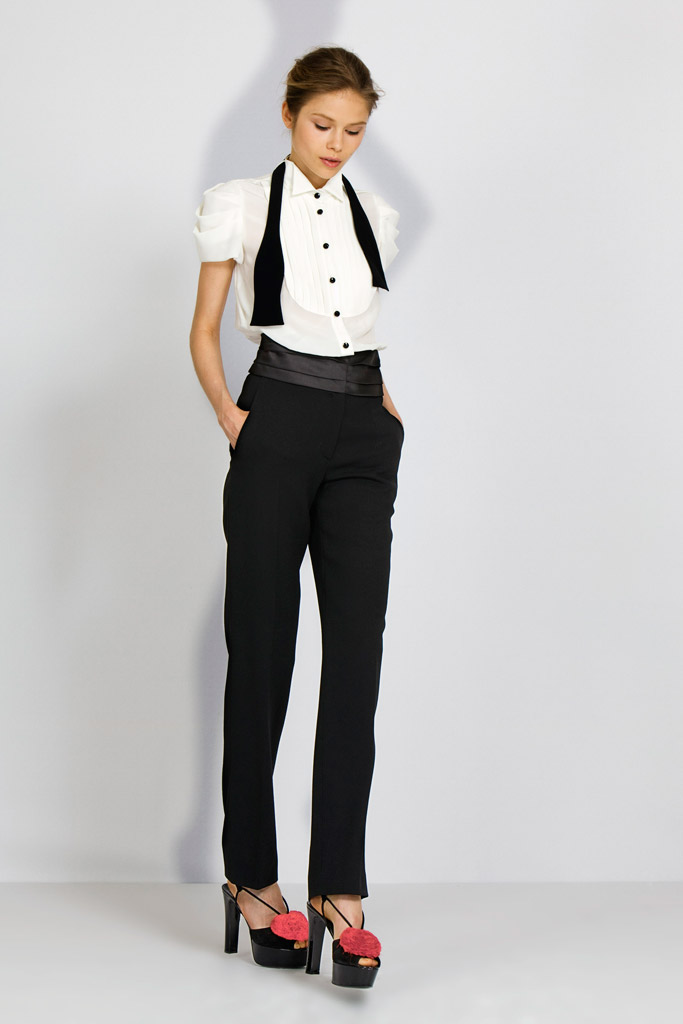 Moschino Cheap And Chic 2012紺ϵиDƬ
