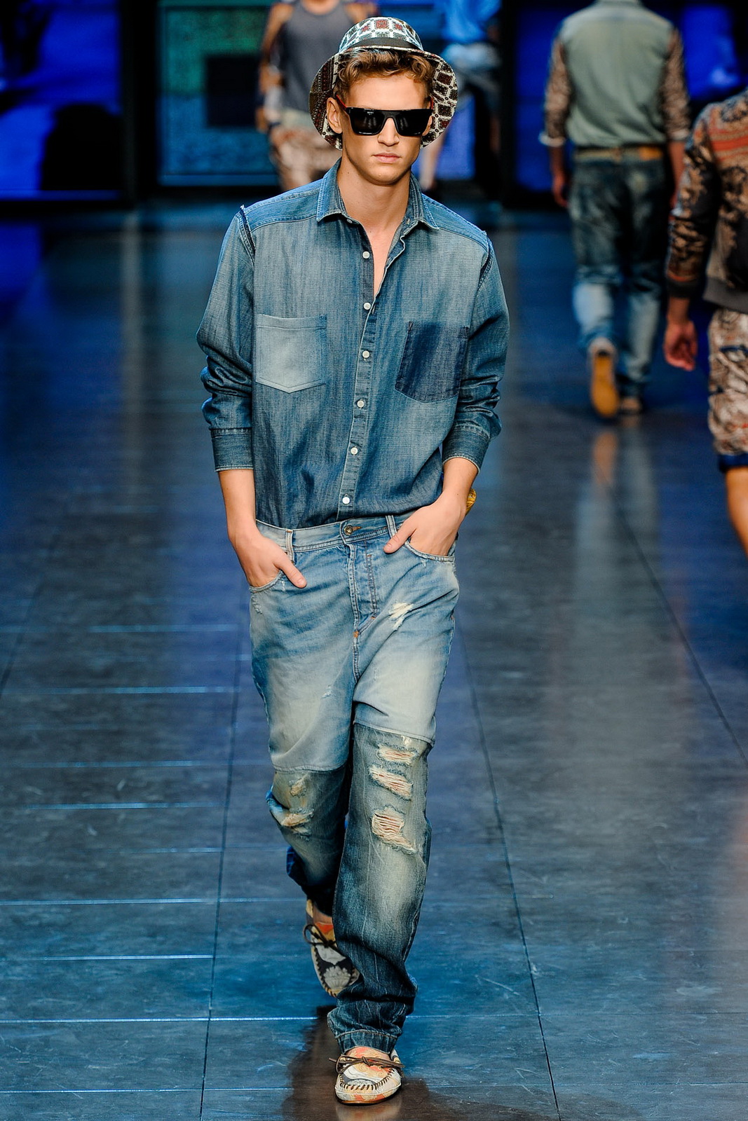 D&G 2012bDƬ