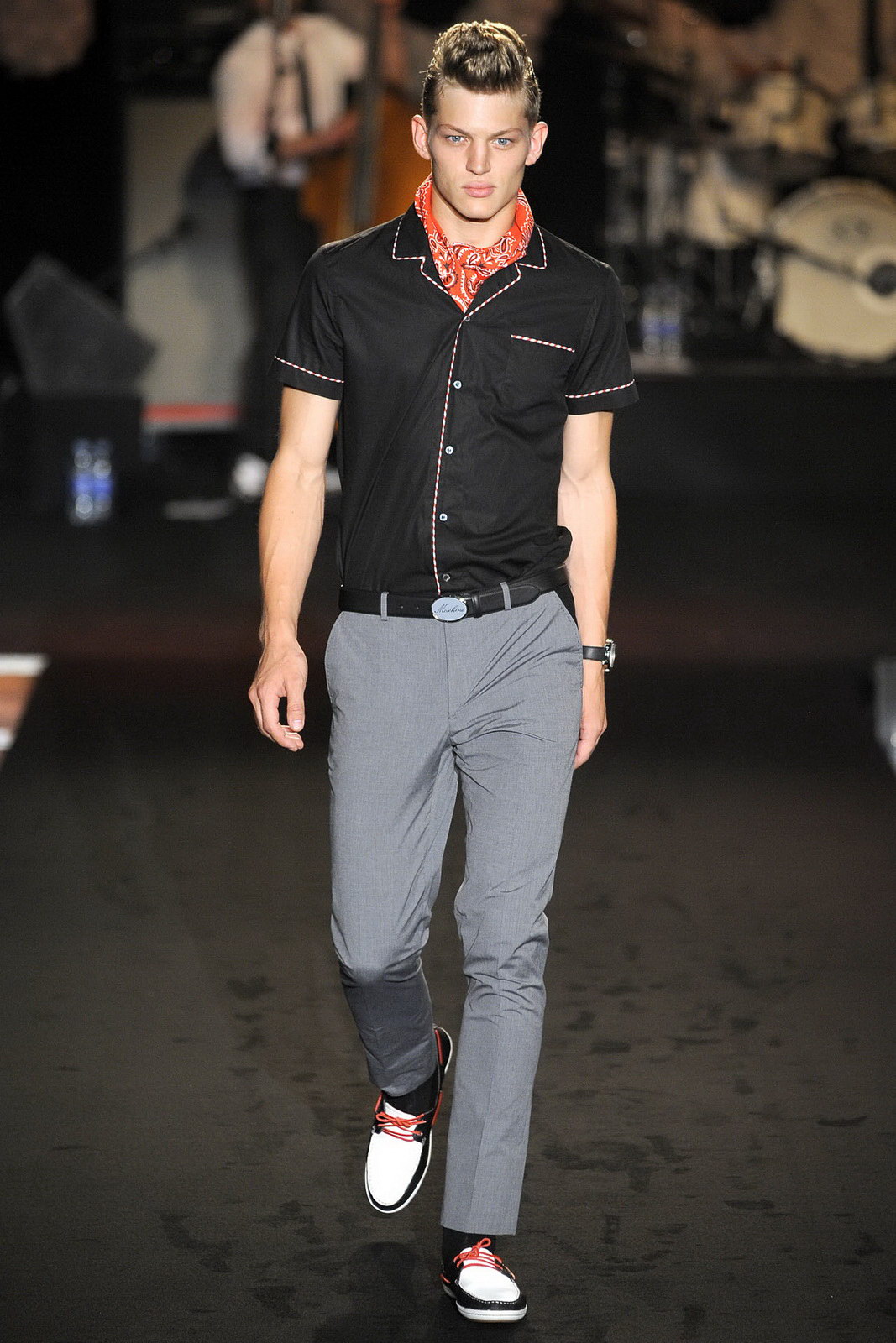 Moschino 2012bDƬ