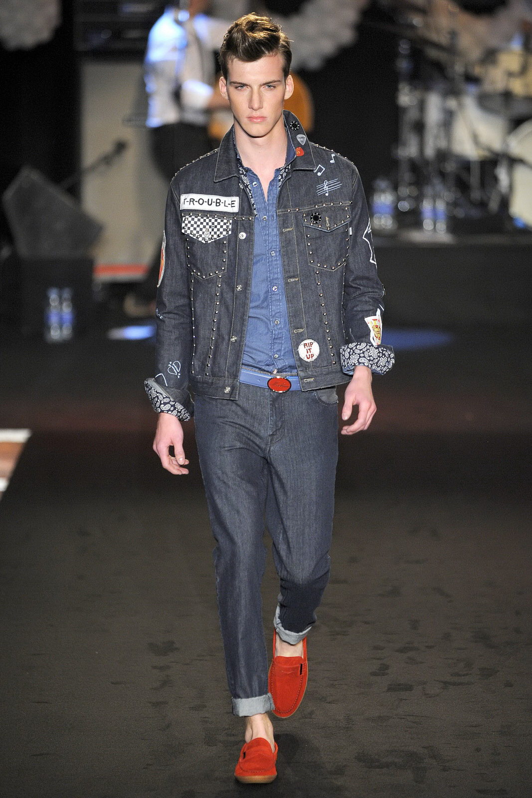 Moschino 2012bDƬ