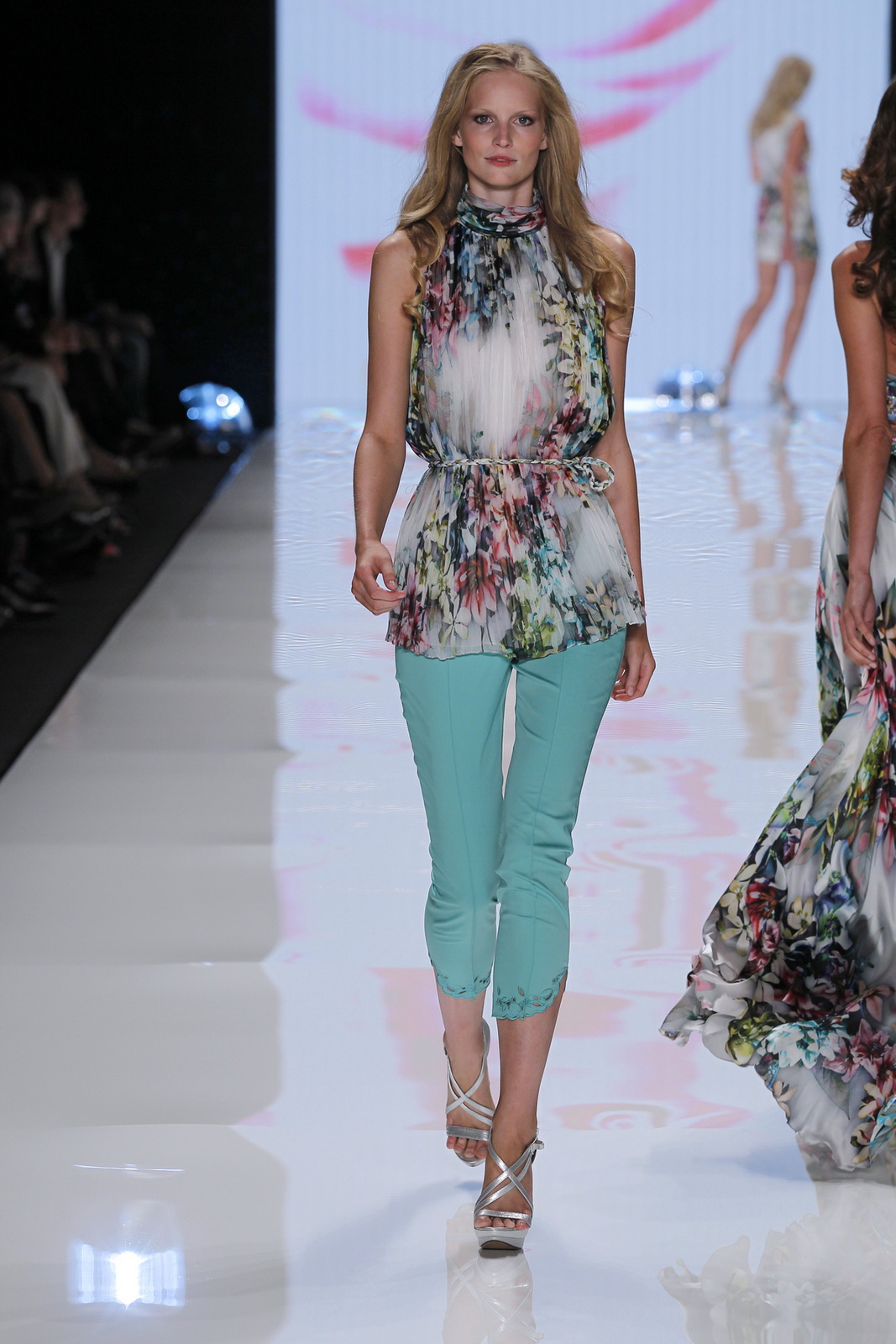 Basler 2012DƬ