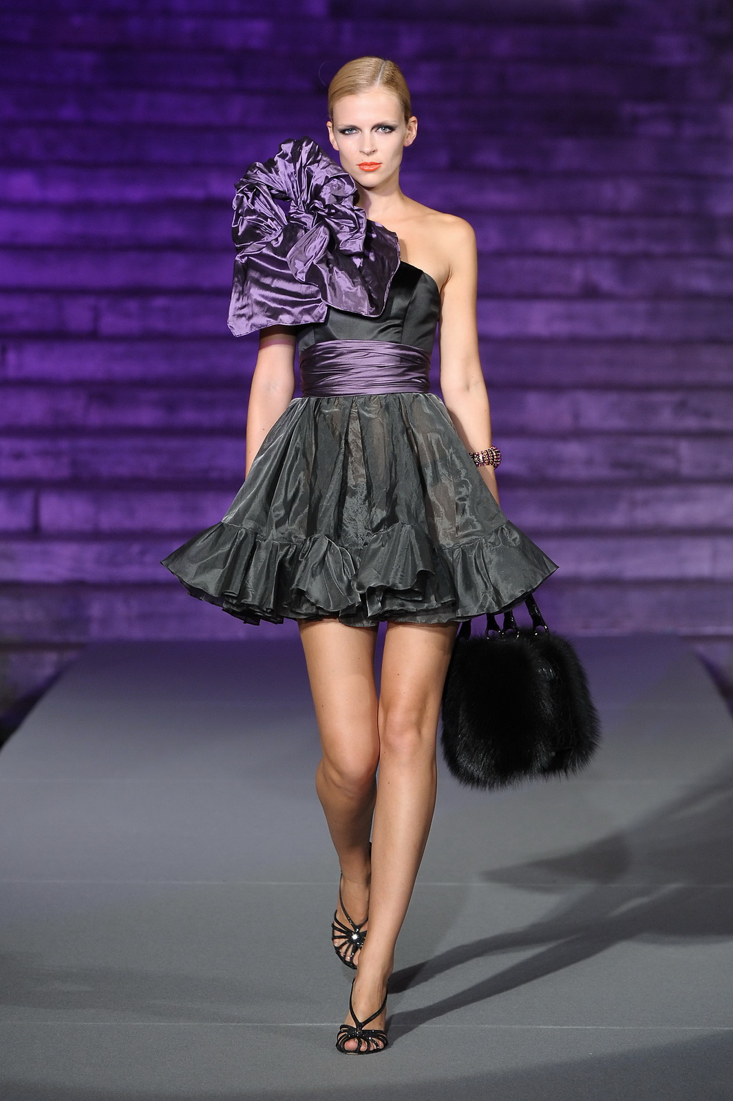 Giada Curti 2011ﶬDƬ