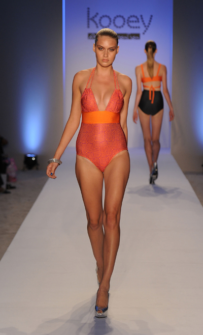 Kooey Swimwear 2012~ӾbDƬ