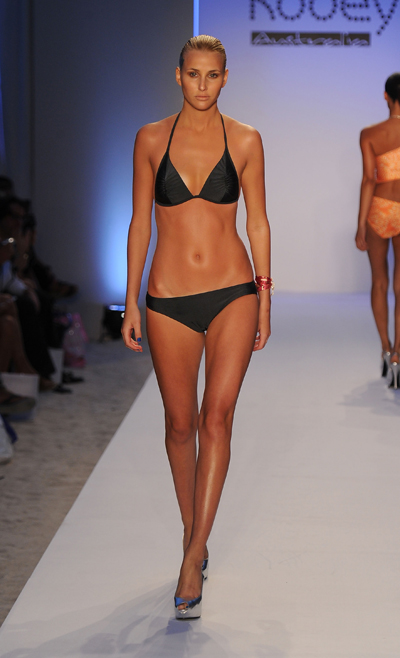 Kooey Swimwear 2012~ӾbDƬ