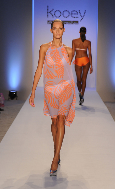 Kooey Swimwear 2012~ӾbDƬ