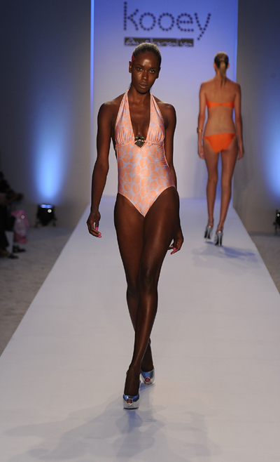 Kooey Swimwear 2012~Ӿb(chng)DƬ
