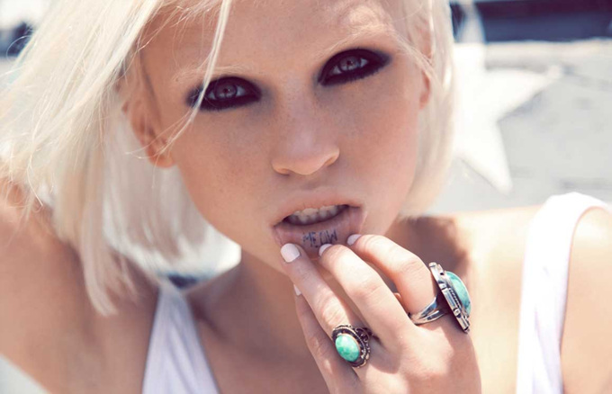 Wildfox Ӿby Wildfox Couture 2011ﶬ Lookbook DƬ