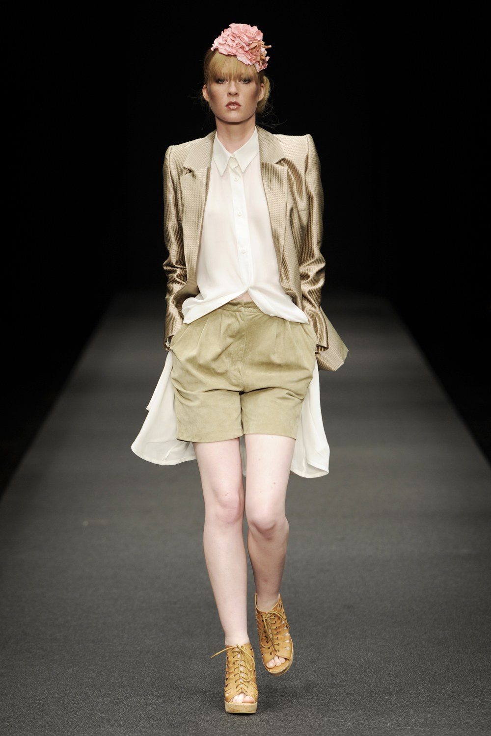 Nina Robenhagen 2012 籾DƬ