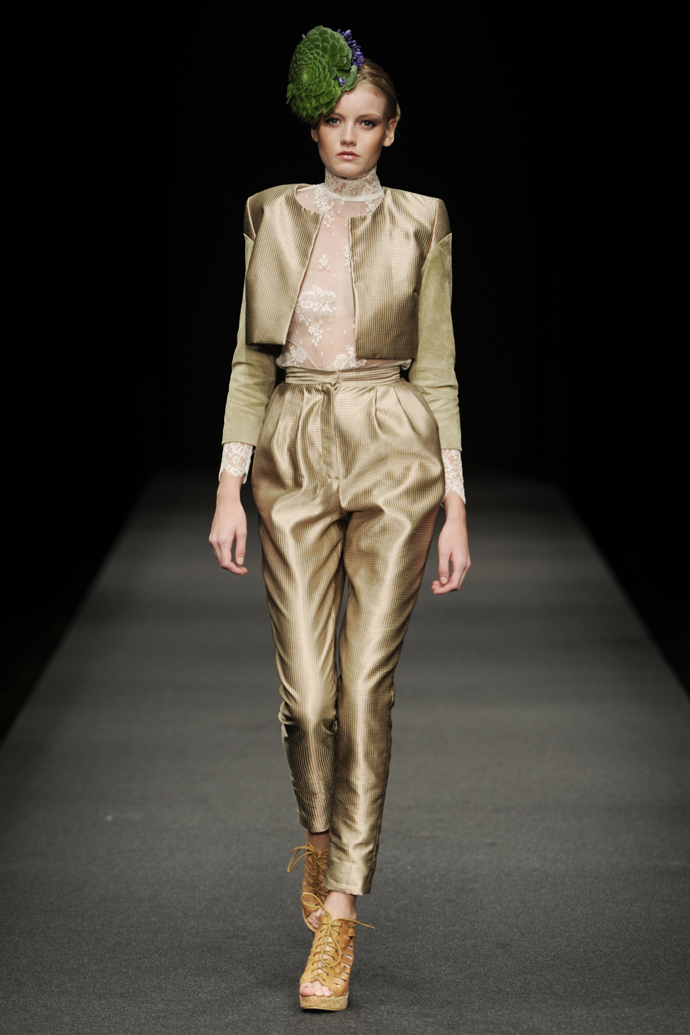 Nina Robenhagen 2012 籾DƬ