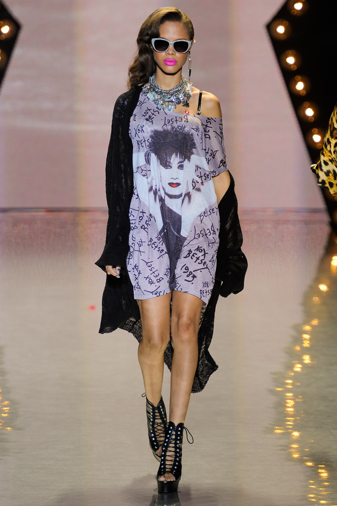 Betsey Johnson 2012DƬ