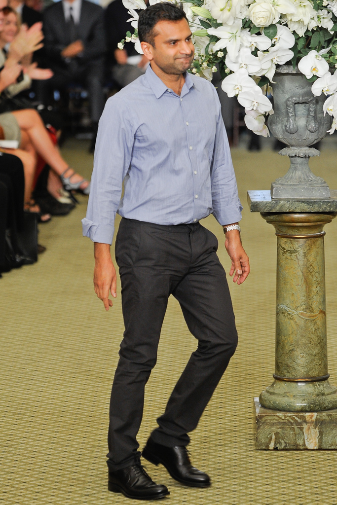 Bill Blass 2012DƬ