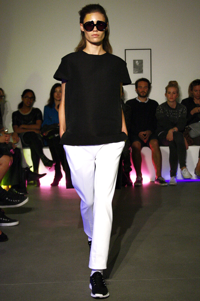 Thomas Tait 2012DƬ