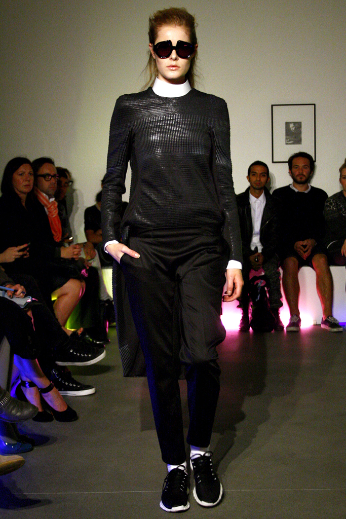 Thomas Tait 2012DƬ