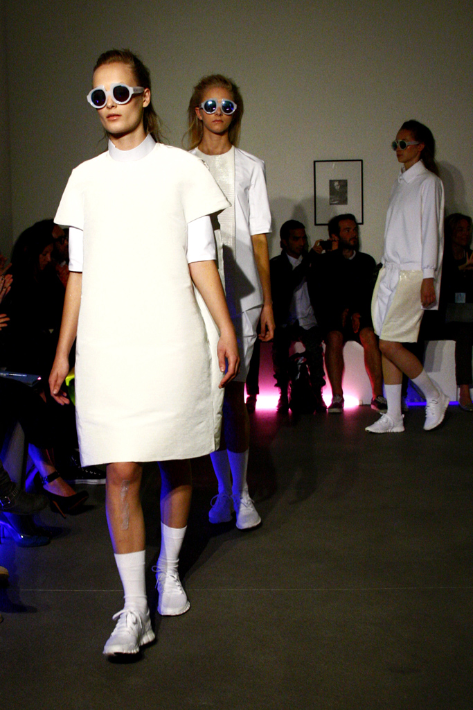 Thomas Tait 2012DƬ