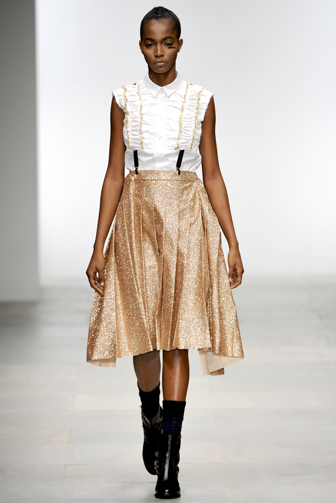 Danielle Scutt 2012DƬ