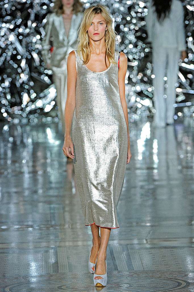 Giles 2012DƬ