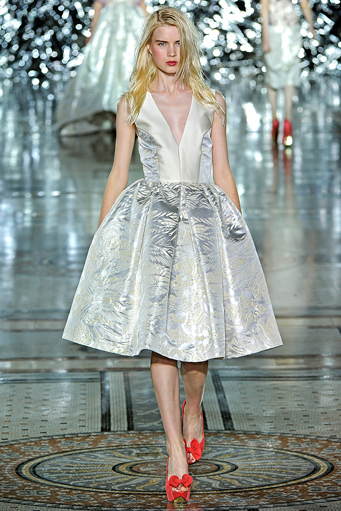 Giles 2012DƬ