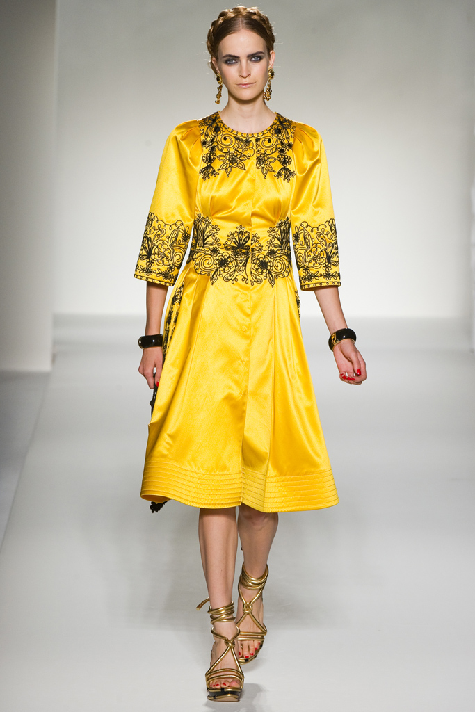 Moschino 2012DƬ