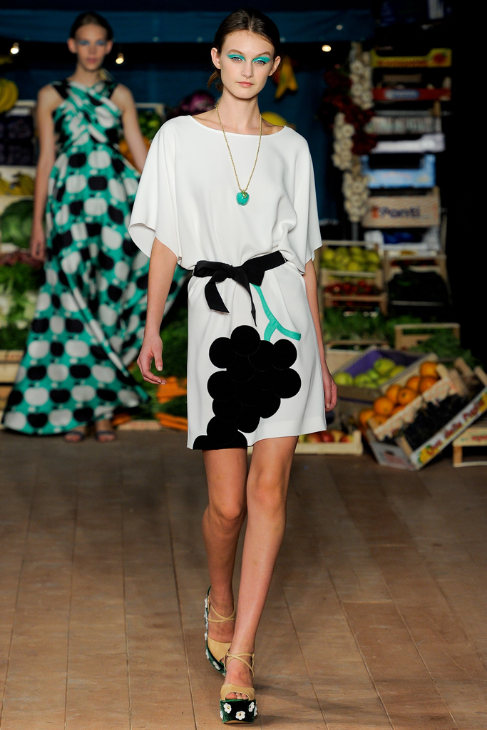 Moschino Cheap And Chic 2012DƬ