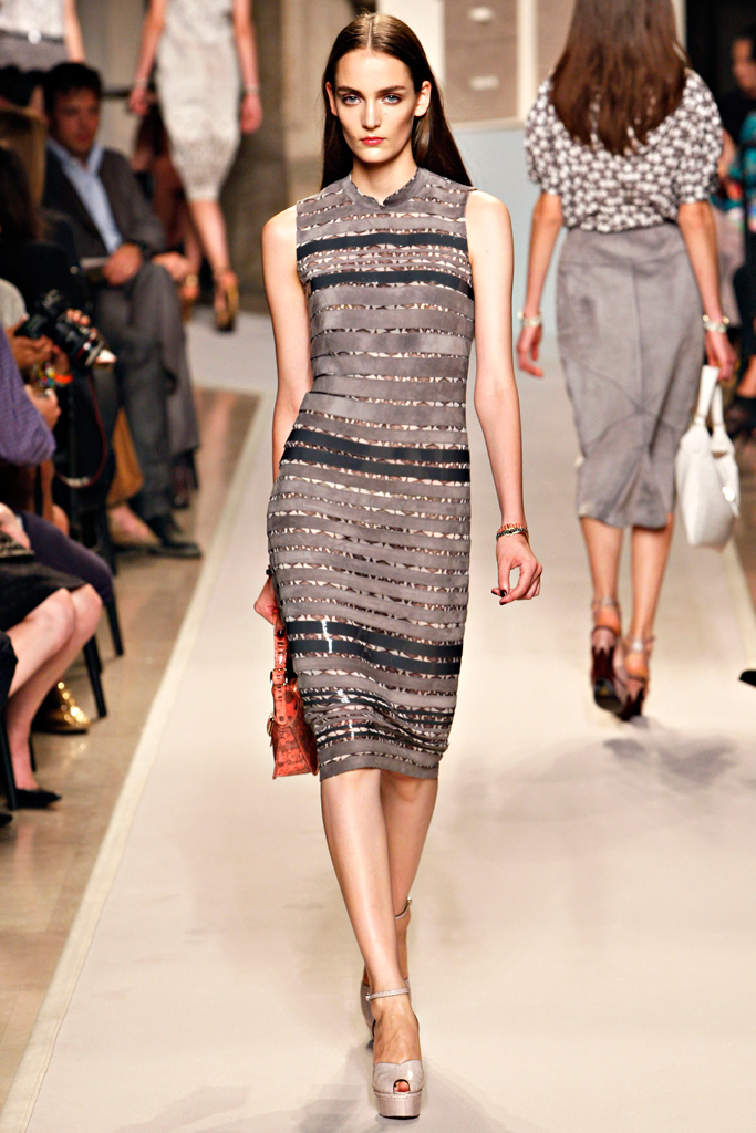 Loewe 2012DƬ