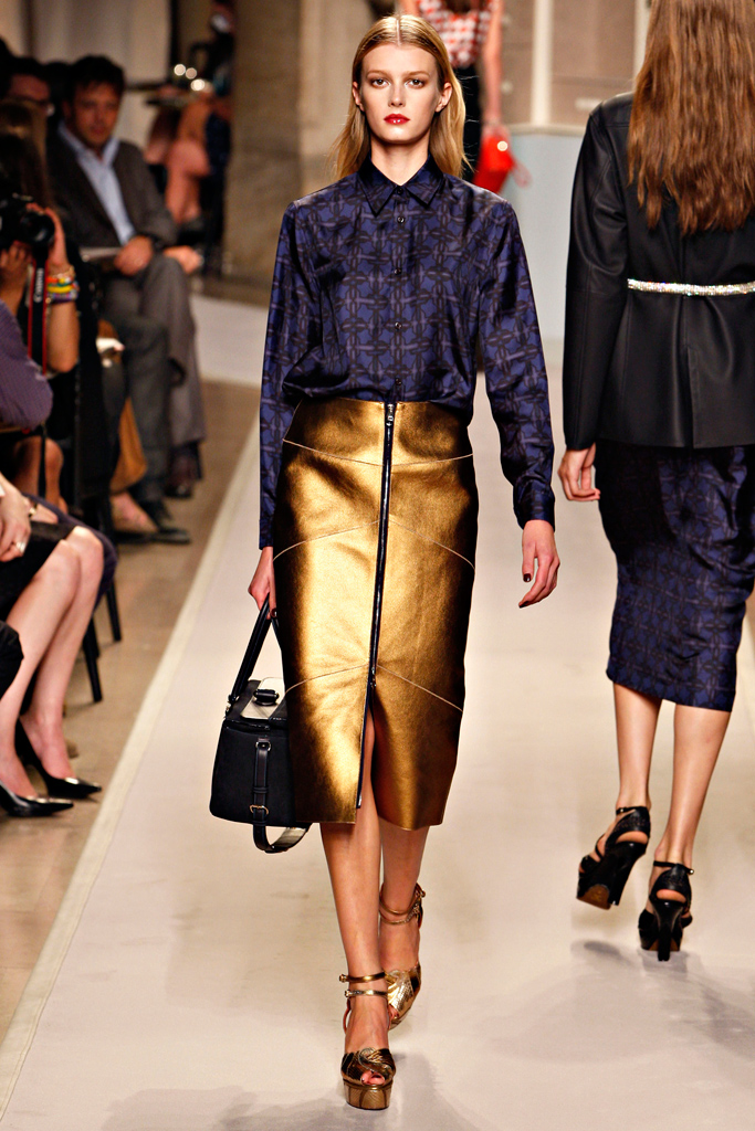 Loewe 2012DƬ