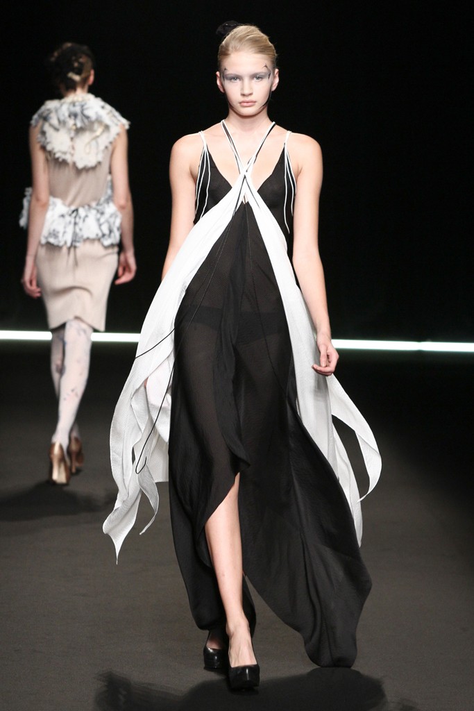 Yasutoshi Ezumi 2012 |DƬ