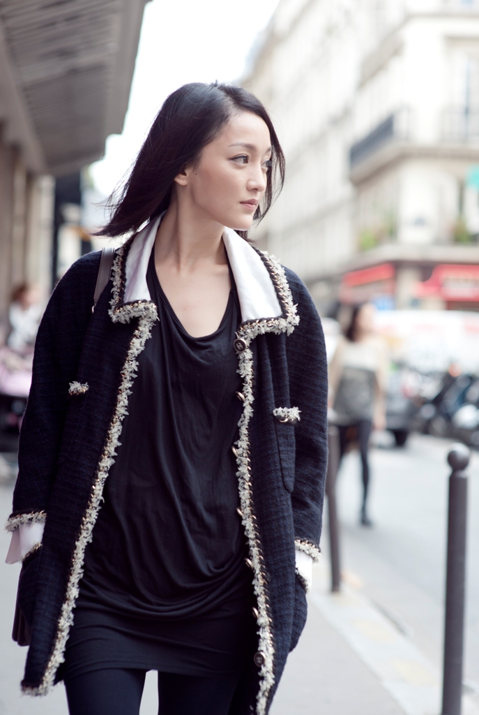 外套：Chanel 2011秋冬鏈條滾邊外套