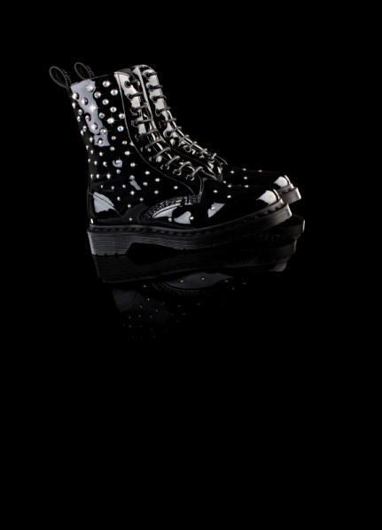 Dr. Martens x Swarovski鞋履Lookbook 高清圖片
